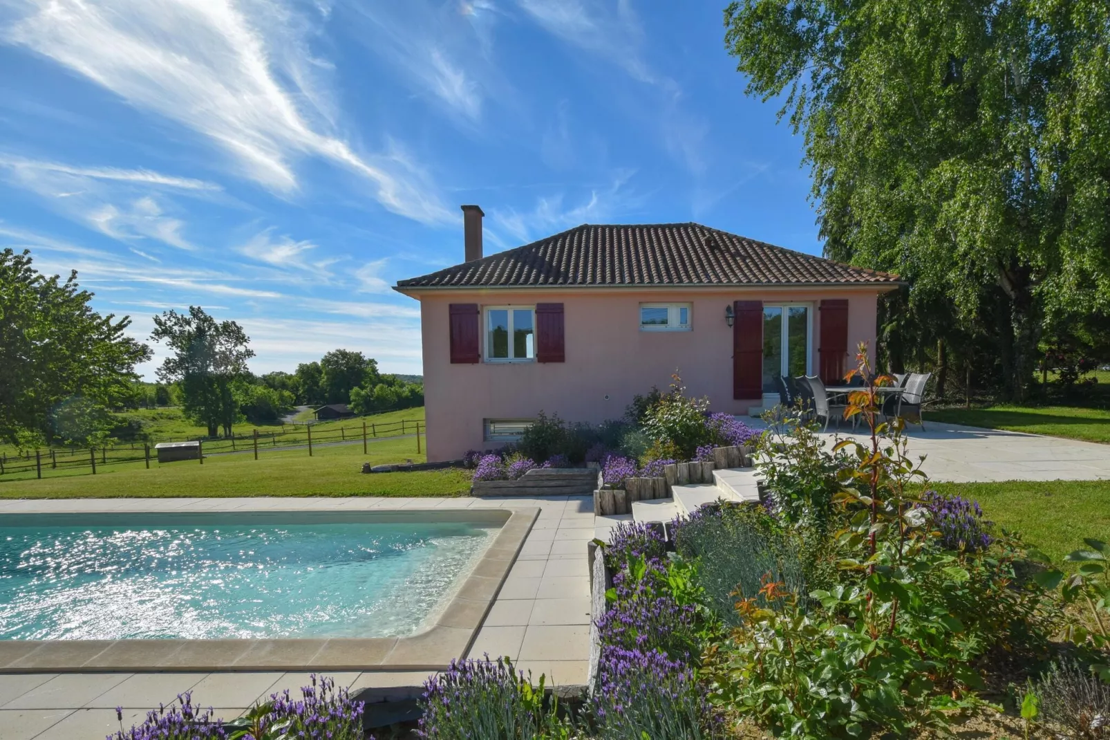 Pavillon de la Source-Pool