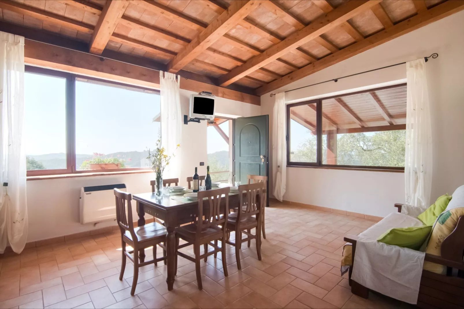 Amarena-Living room