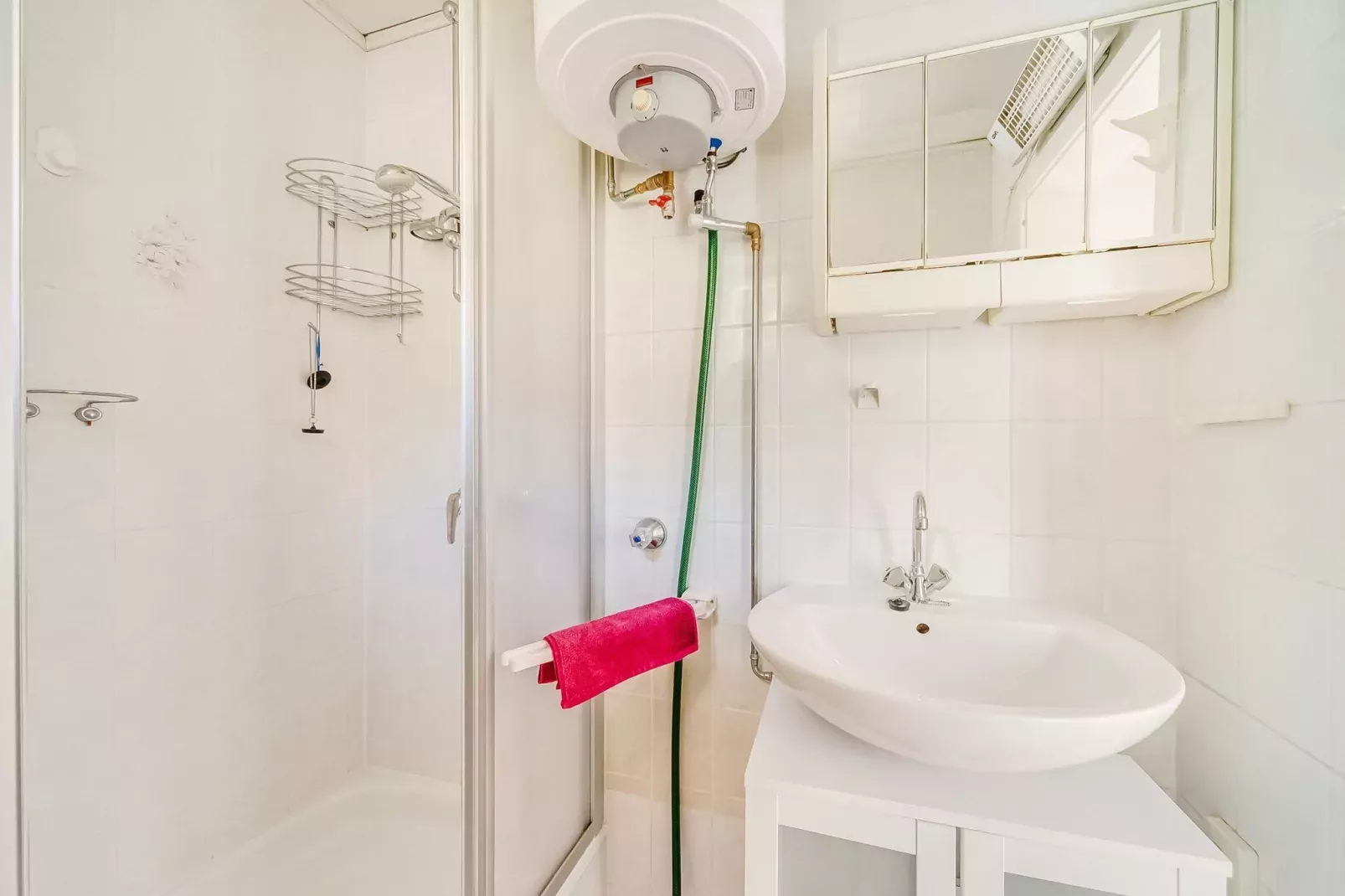 Hinternah-Bathroom