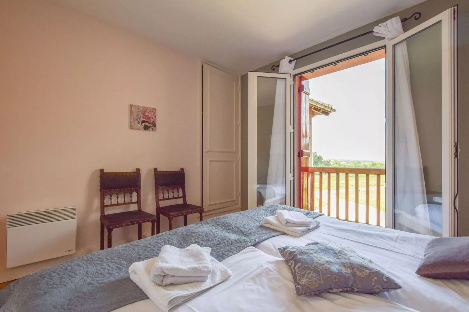 Pavillon de la Source-Bedroom