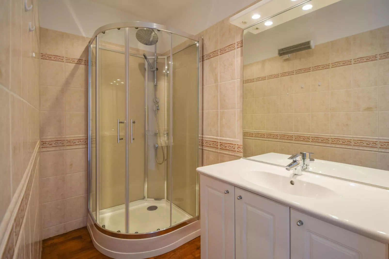 Pavillon de la Source-Bathroom