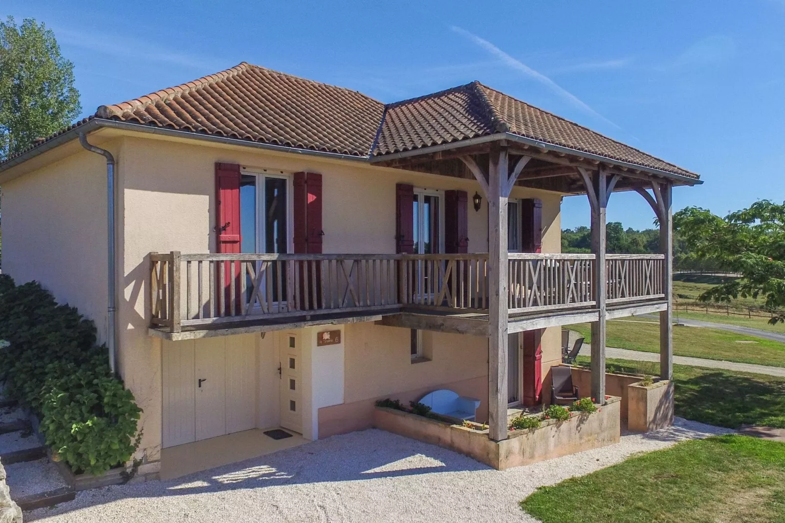 Maison Failte-Exterior summer