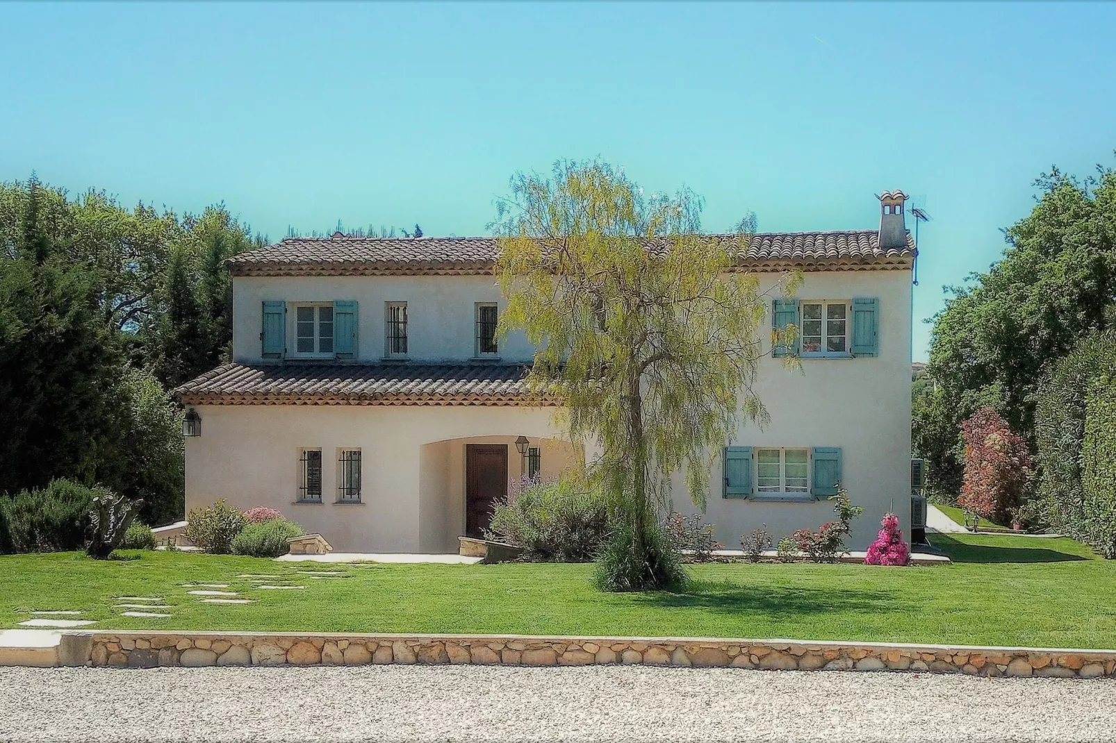 Villa Saint-Paul-Exterior summer