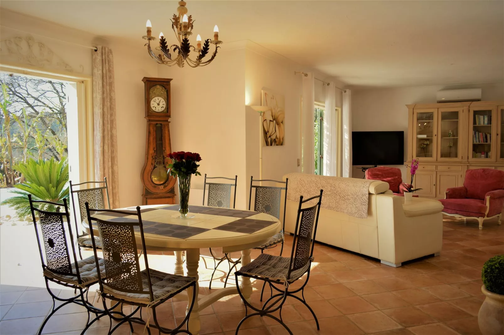 Villa Saint-Paul-Dining room