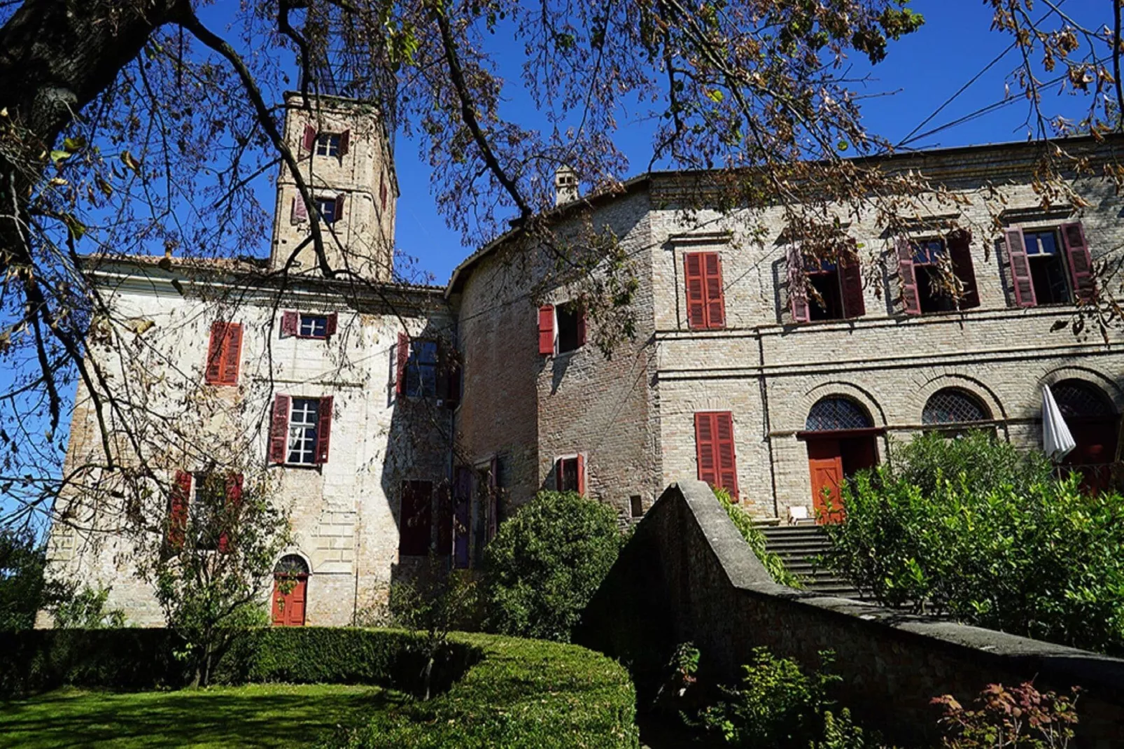 Castello di Robella-Exterior summer