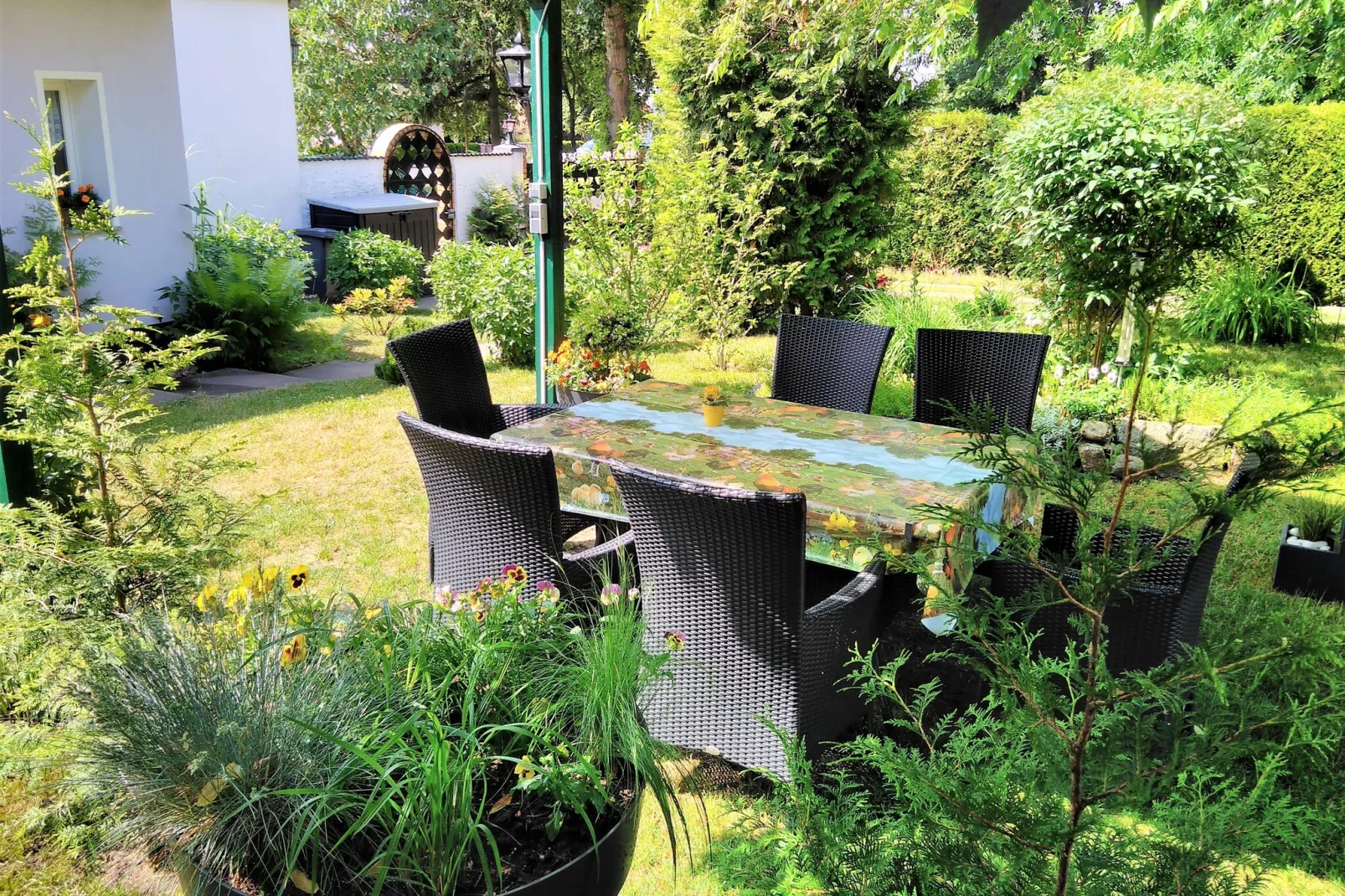 Ferienhaus Storchenblick-Jardin d'été