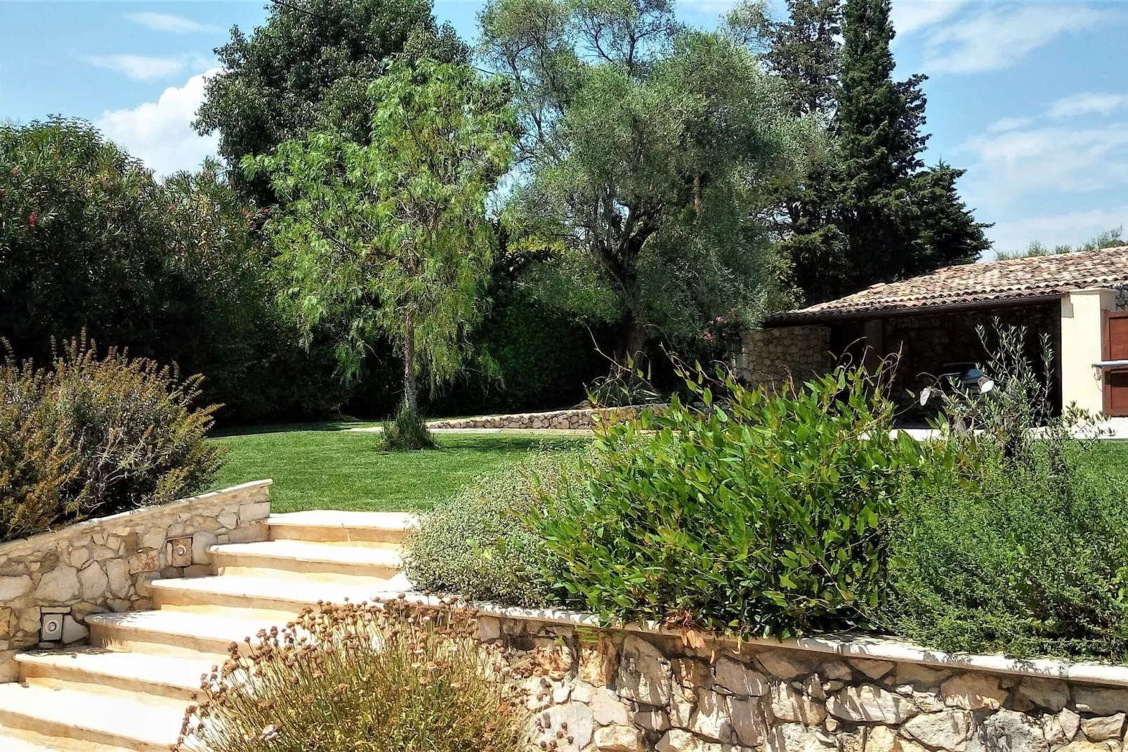 Villa Saint-Paul-Gardens summer