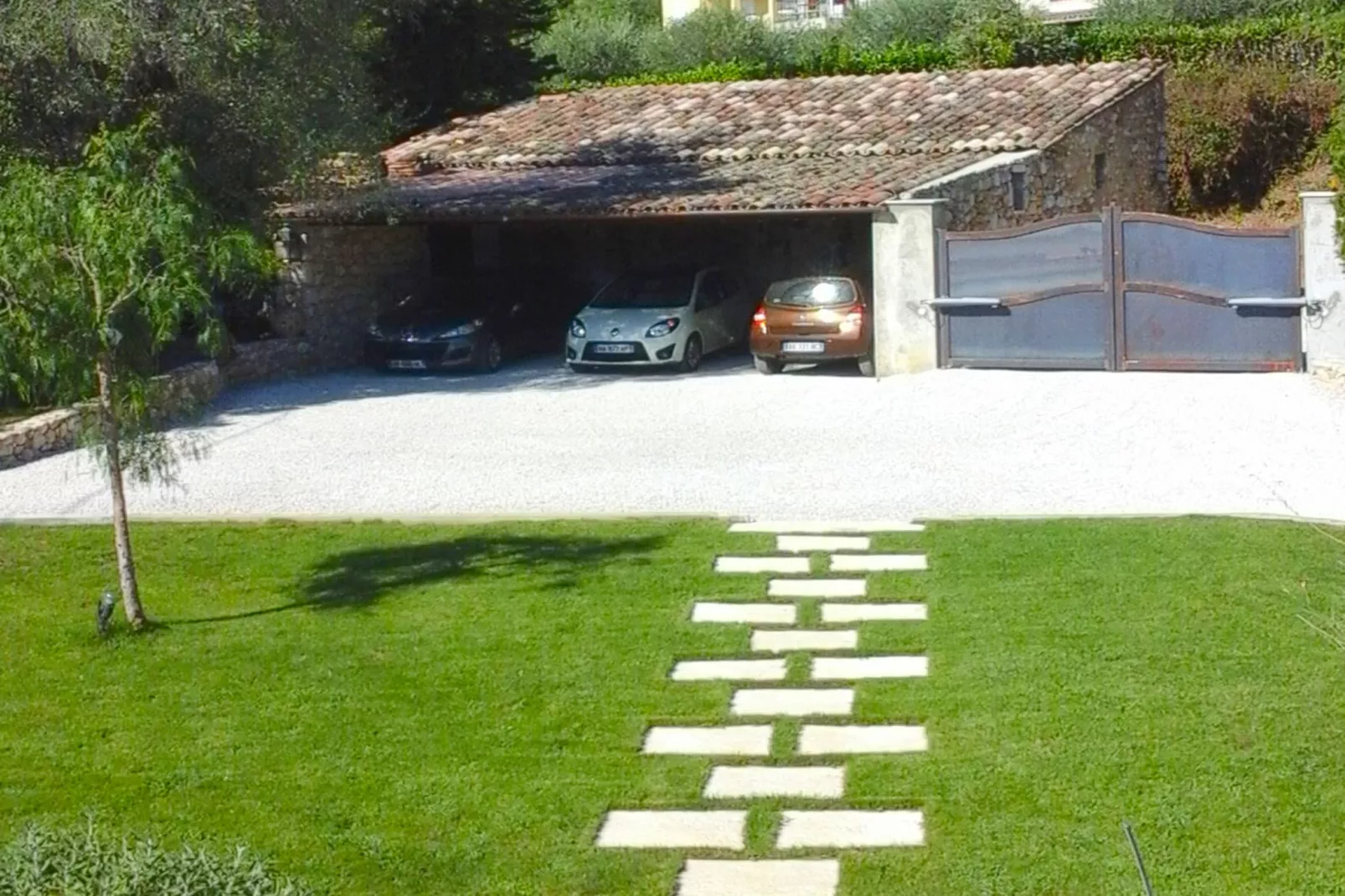 Villa Saint-Paul-Gardens summer
