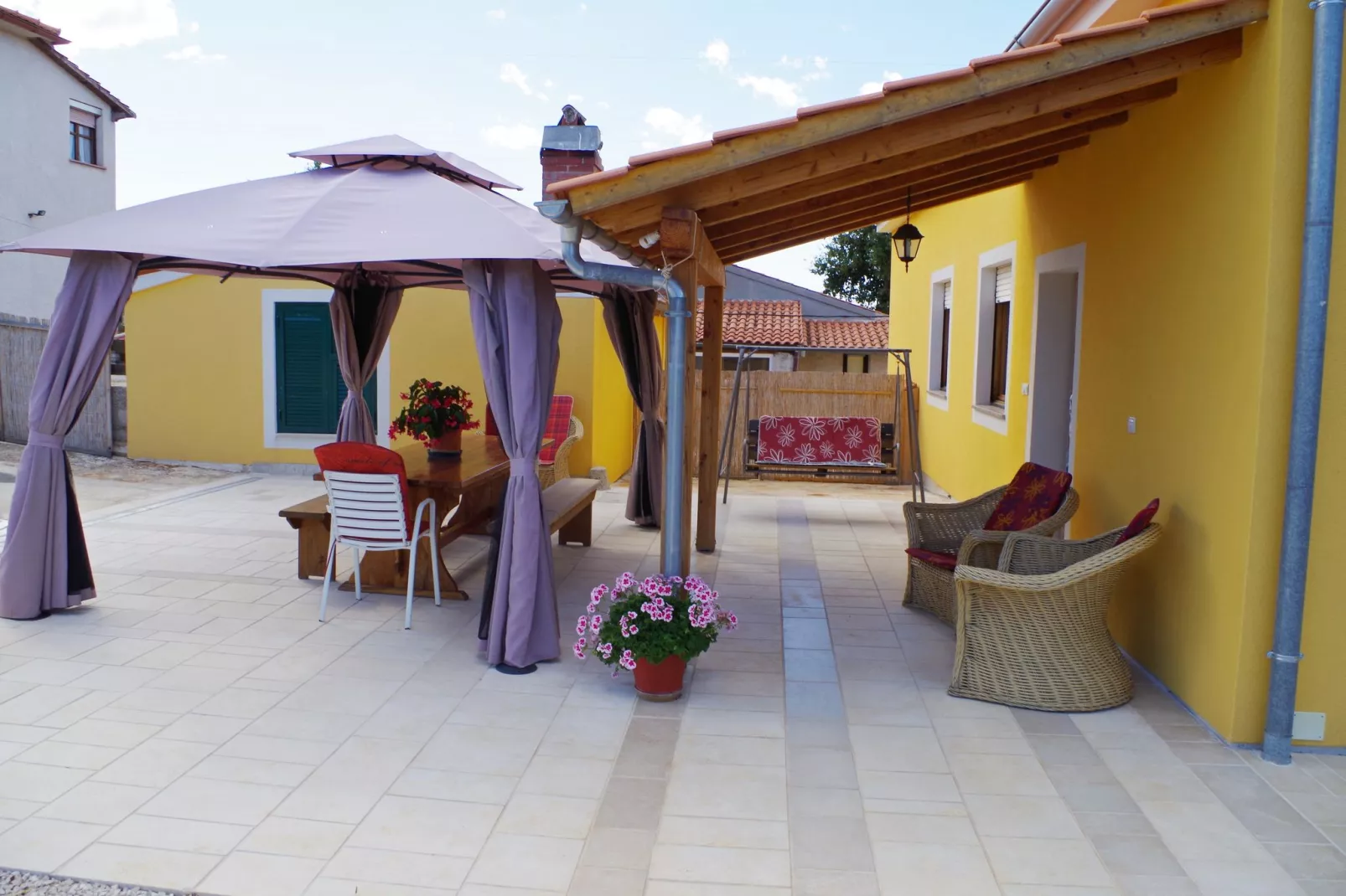 Oliva-Exterior summer