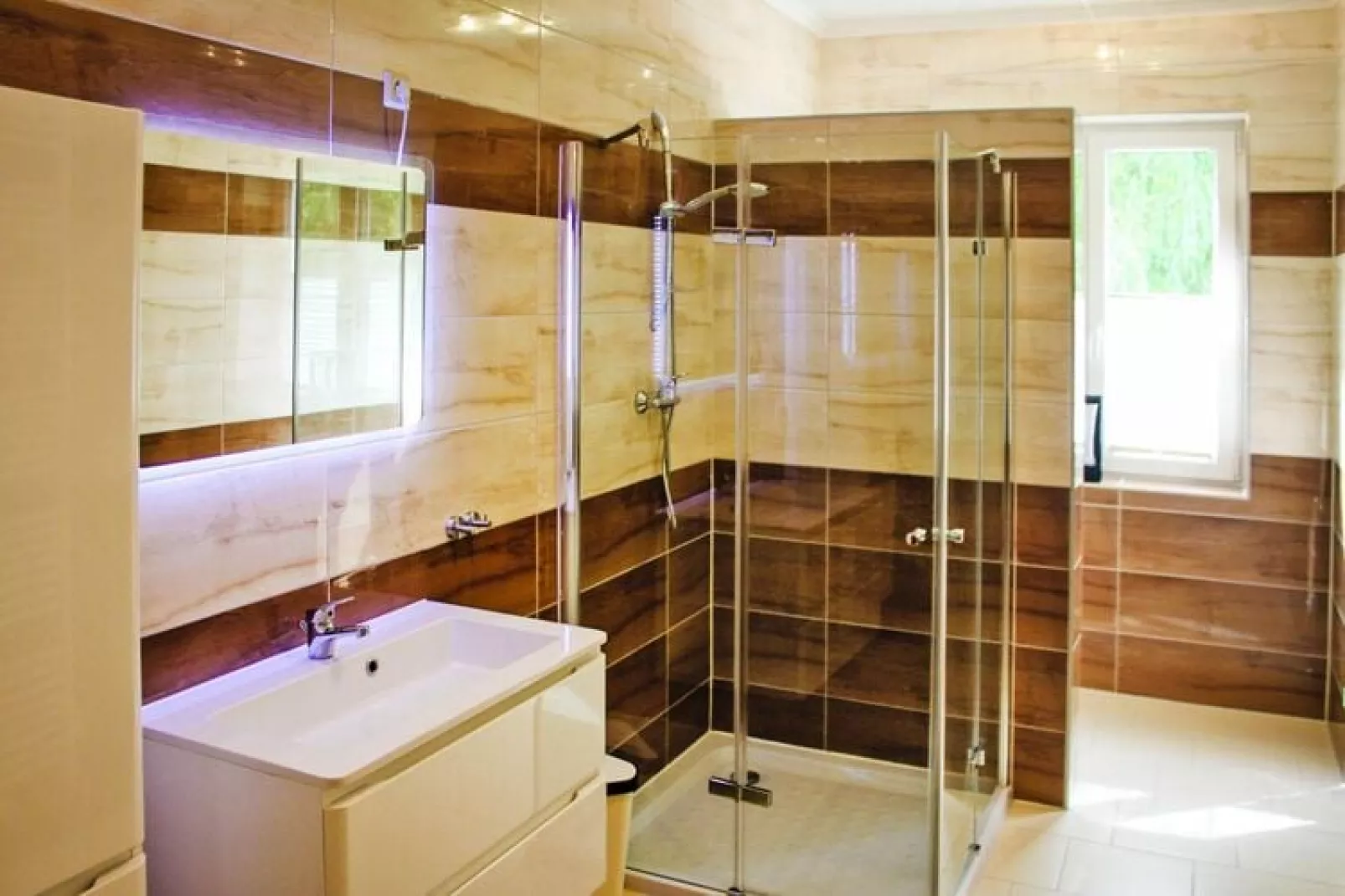 Seeblick 144 qm-Bathroom