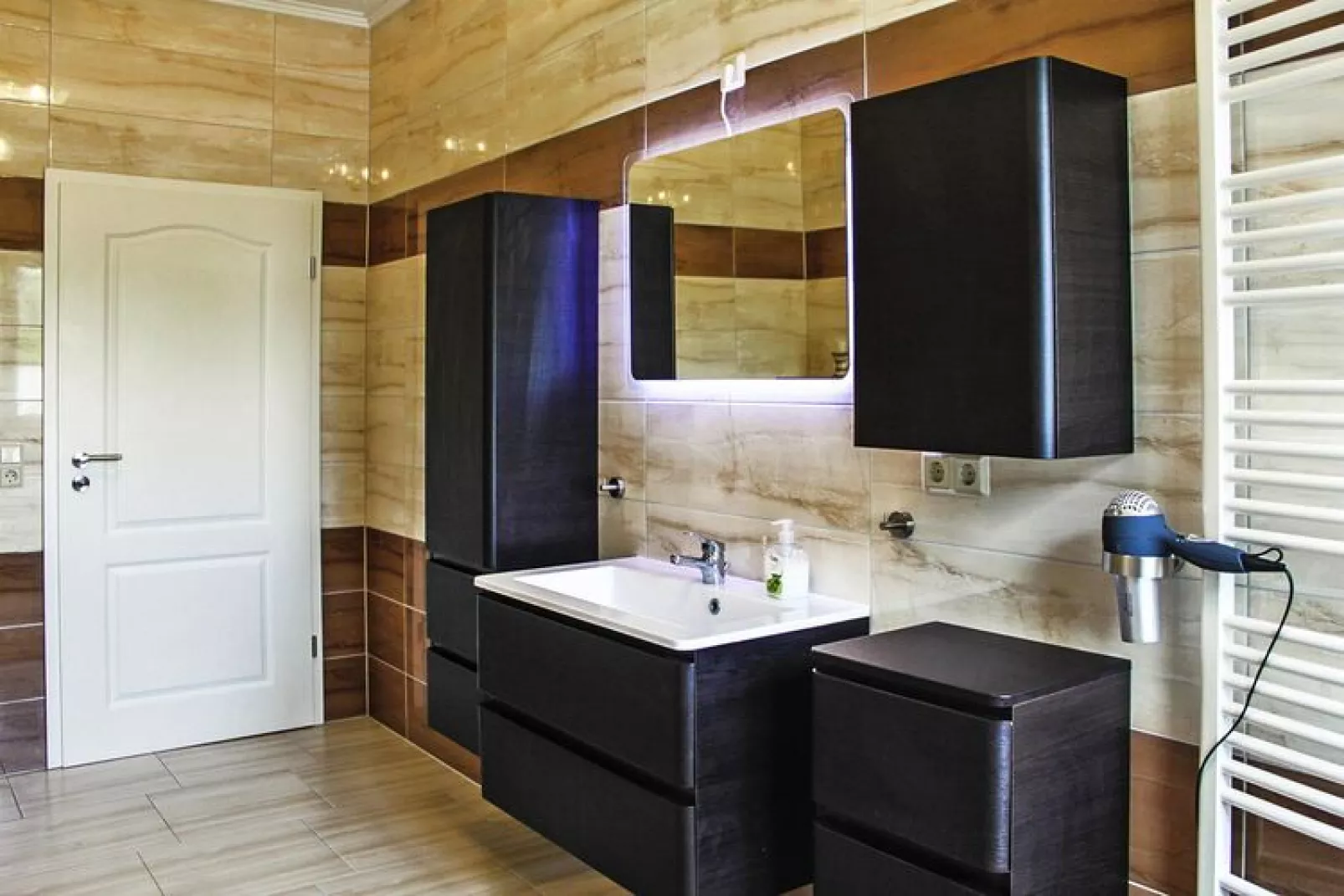 Seeblick 144 qm-Bathroom