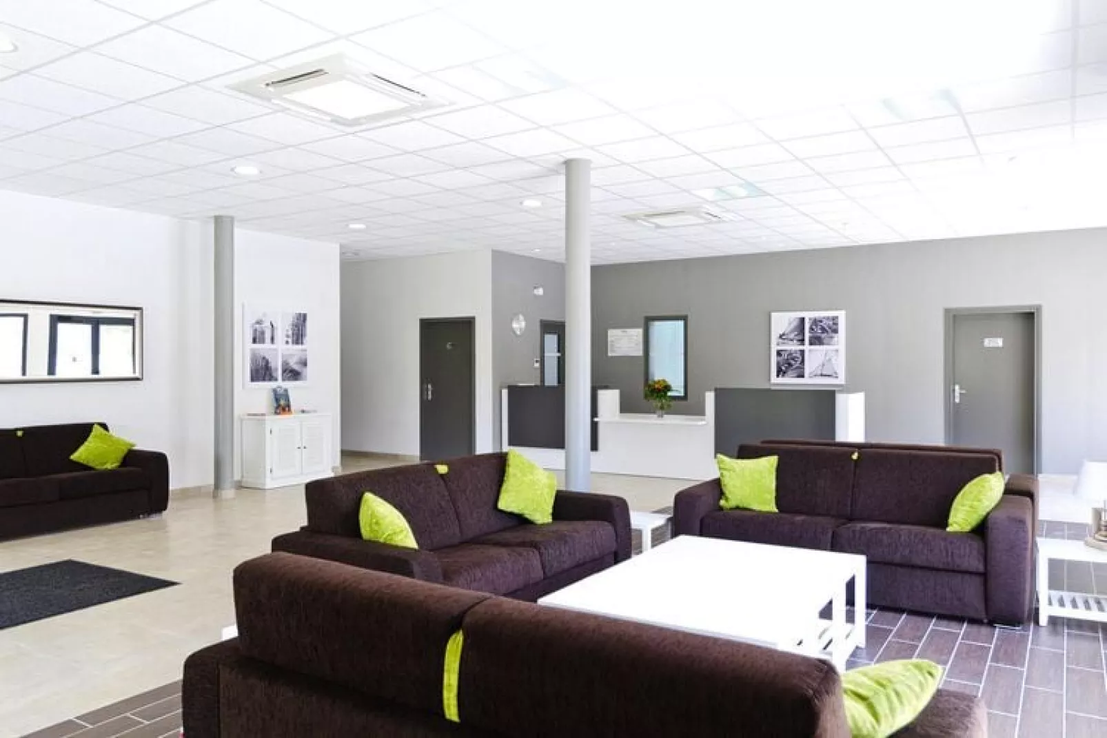 Residence Le Domaine des Mauriers St Malo // T3 Duplex / 6  Pers-Living room