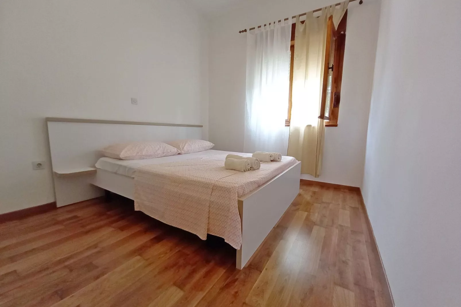 Oliva-Bedroom