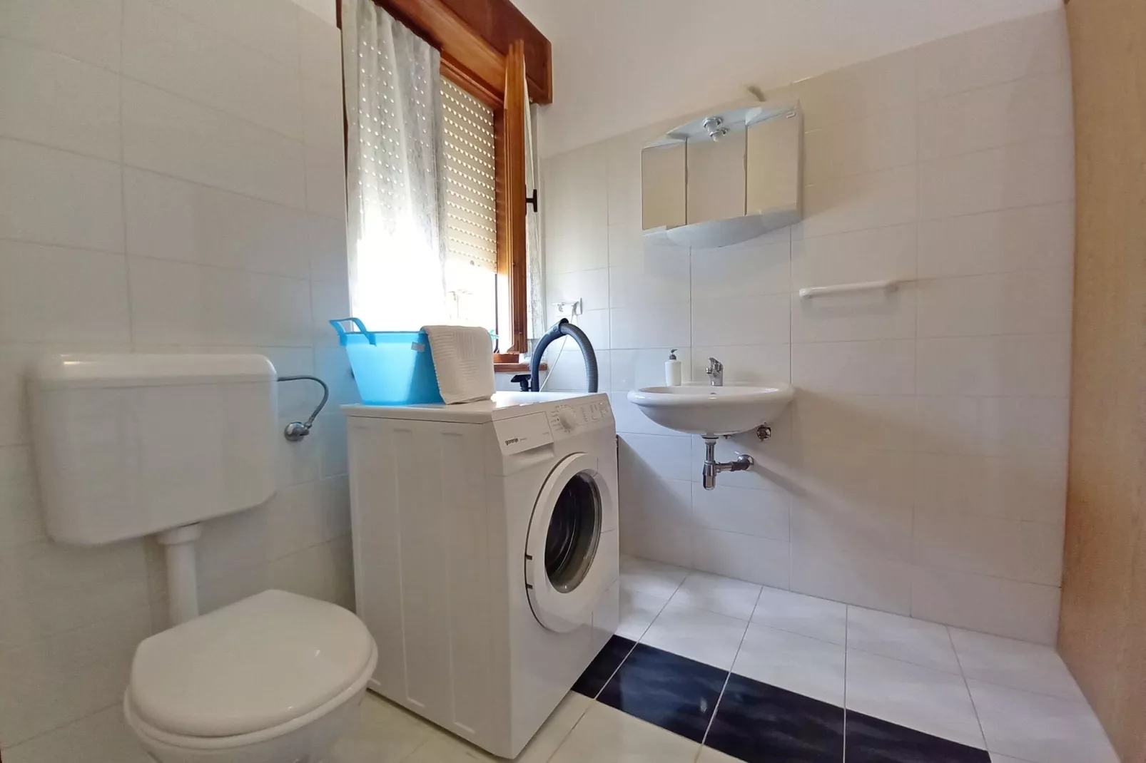 Oliva-Bathroom