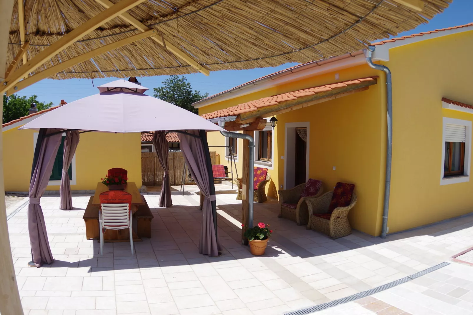 Oliva-Terrace balcony