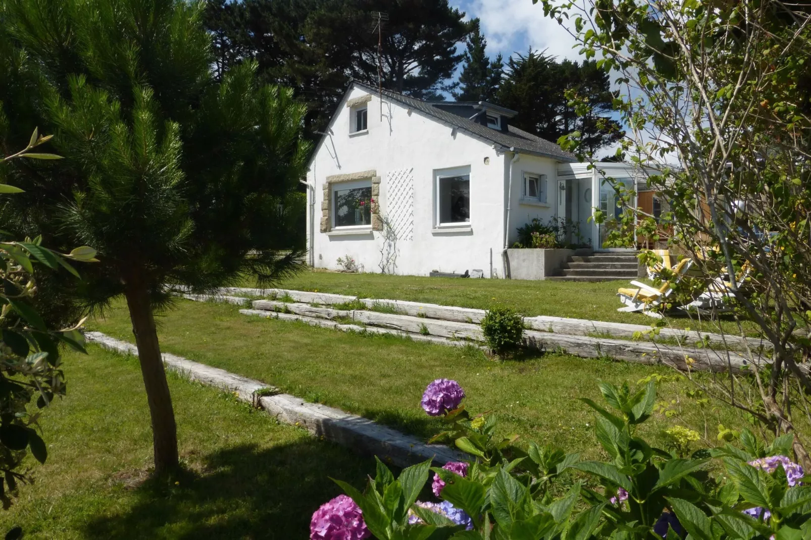 Holiday home Perros-Guirec-Gardens in summer