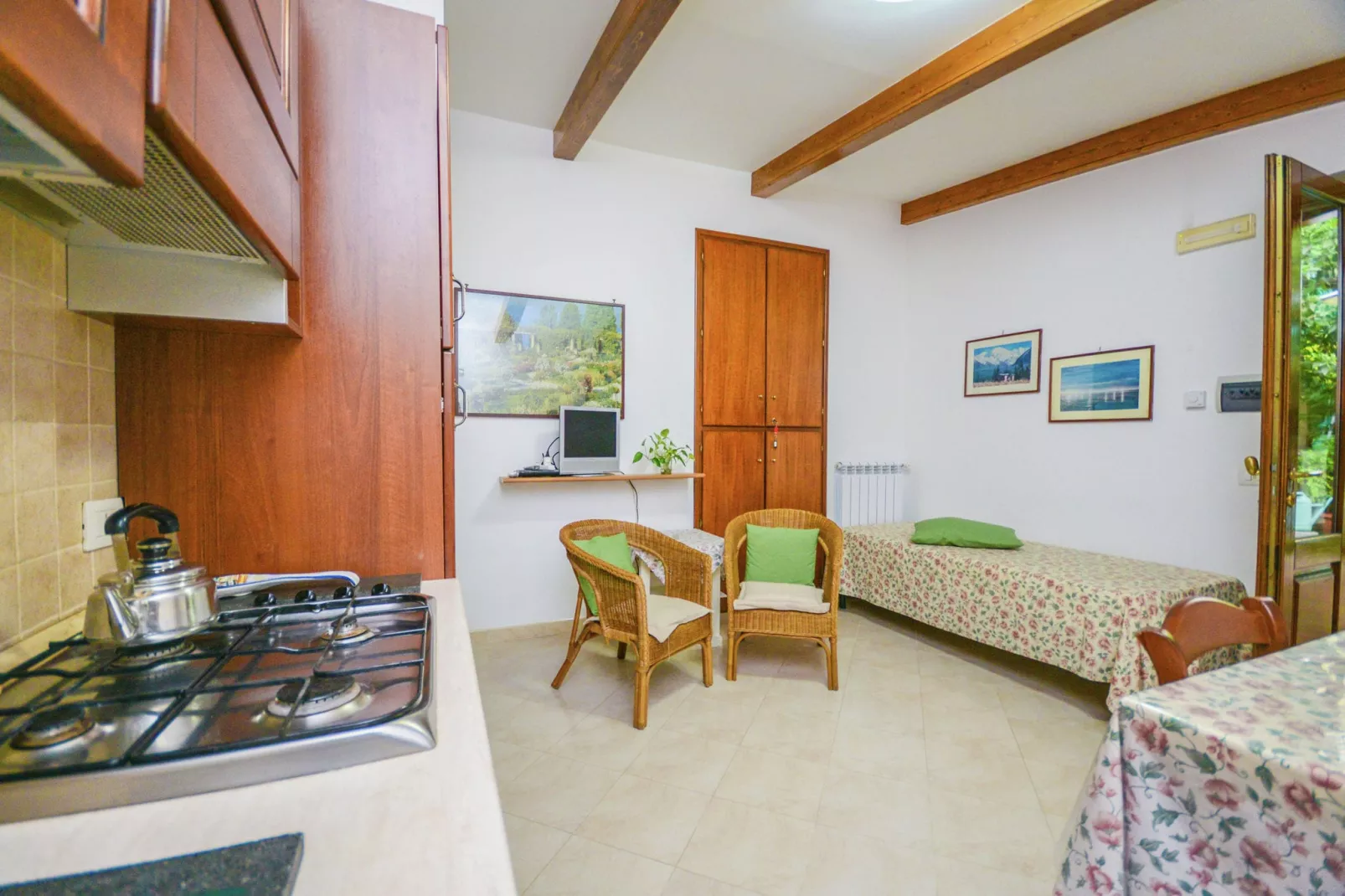 Edera-Living room