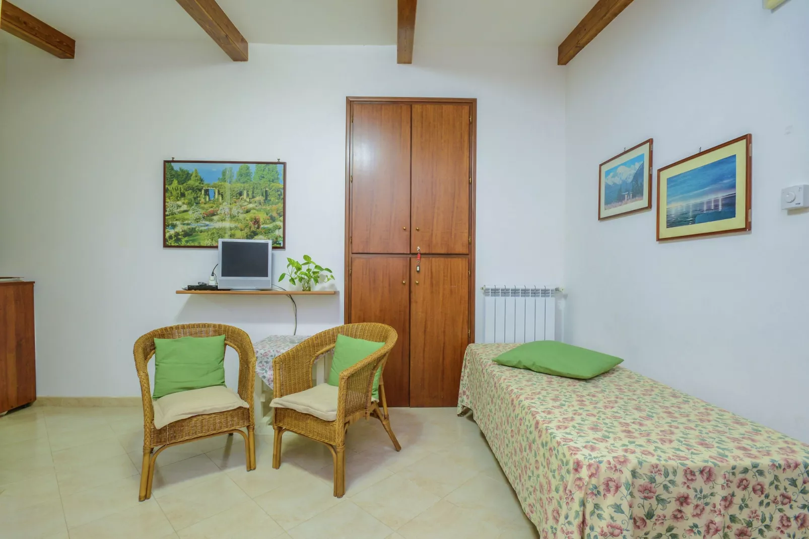 Edera-Living room