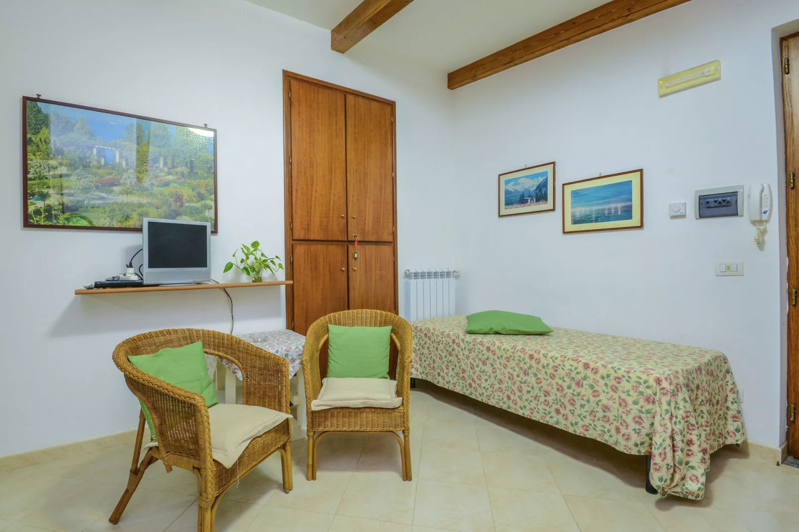 Edera-Living room
