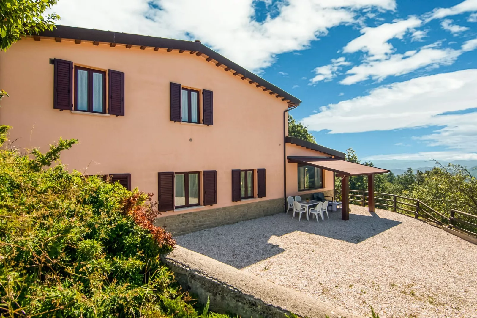 Tartufo-Exterior summer