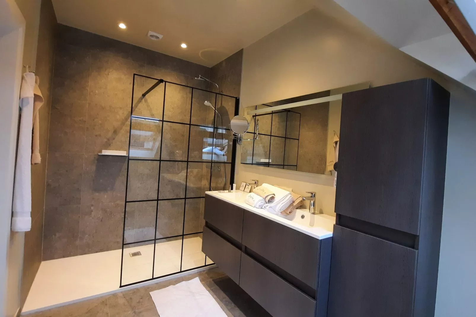 D’Ereplatse Bed and Breakfast-Badezimmer
