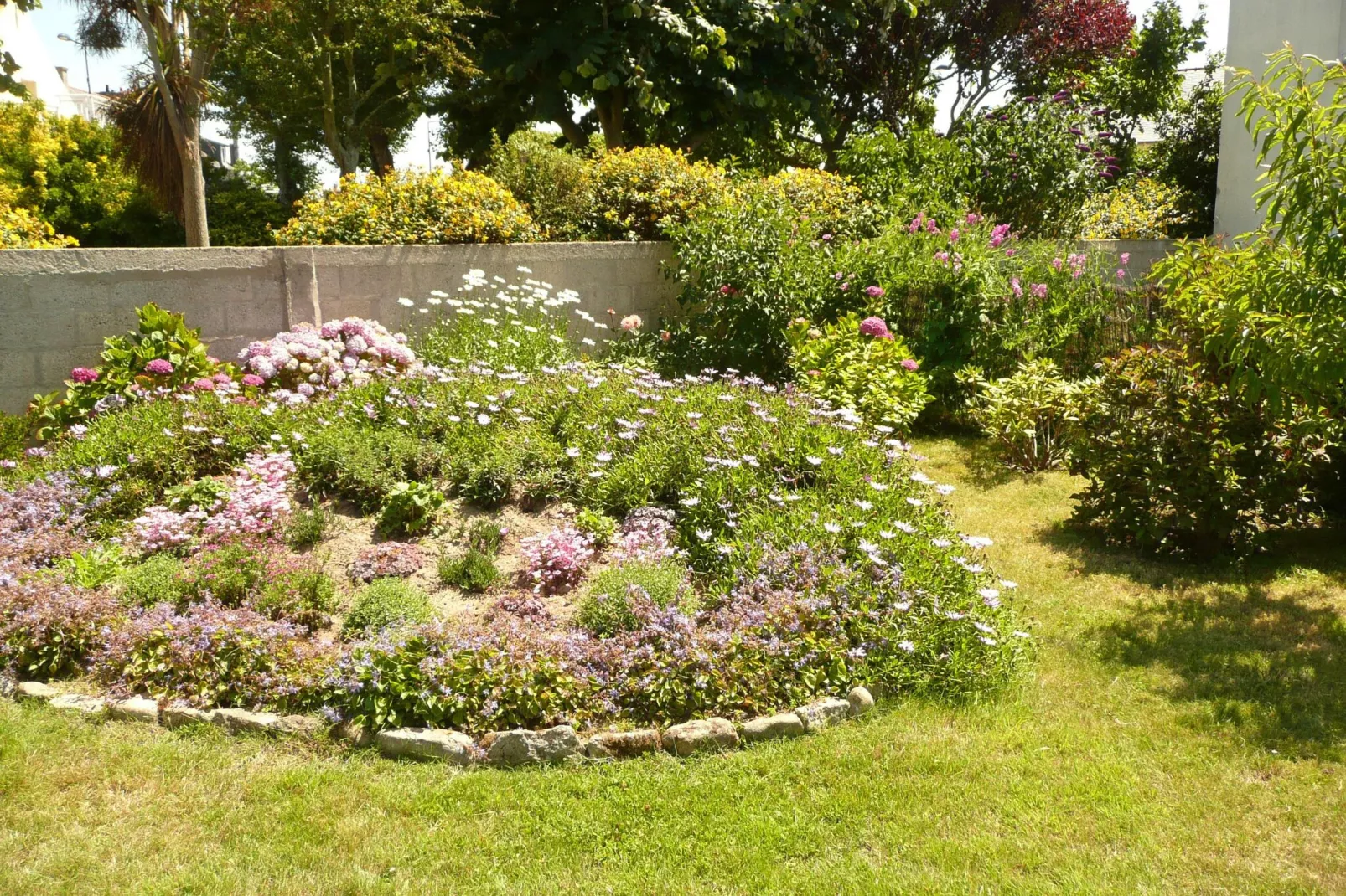 Steinhaus in Strandnähe Plouguerneau-Jardin d'été