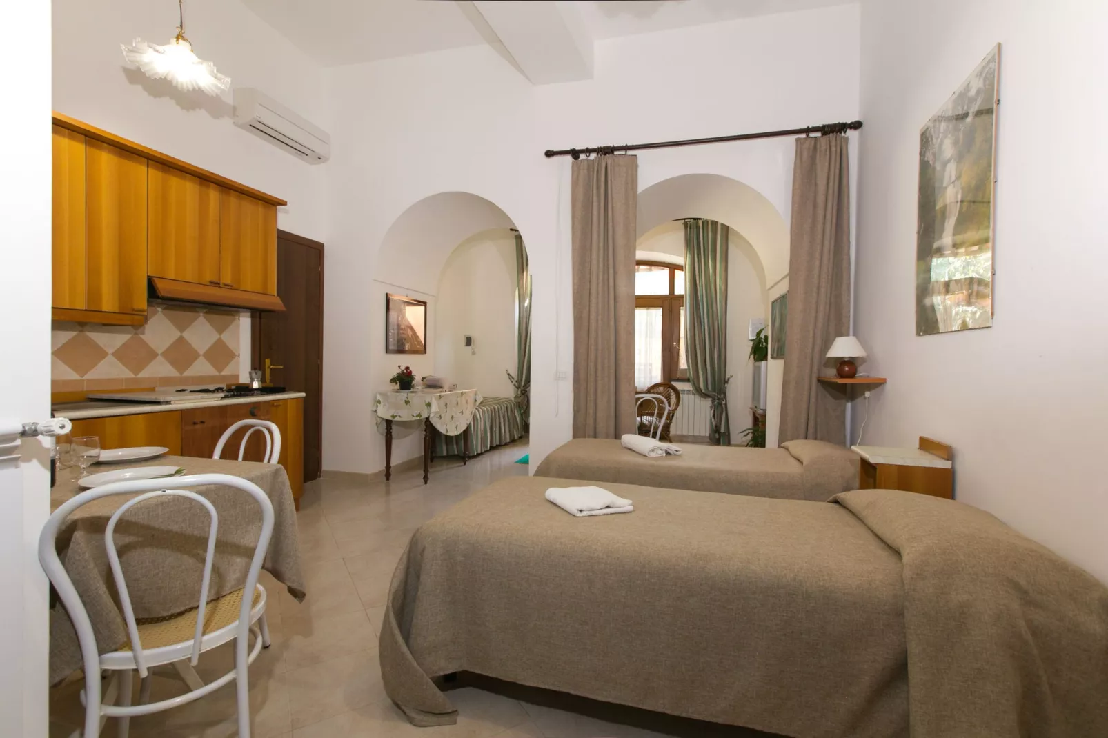 Rosa-Bedroom