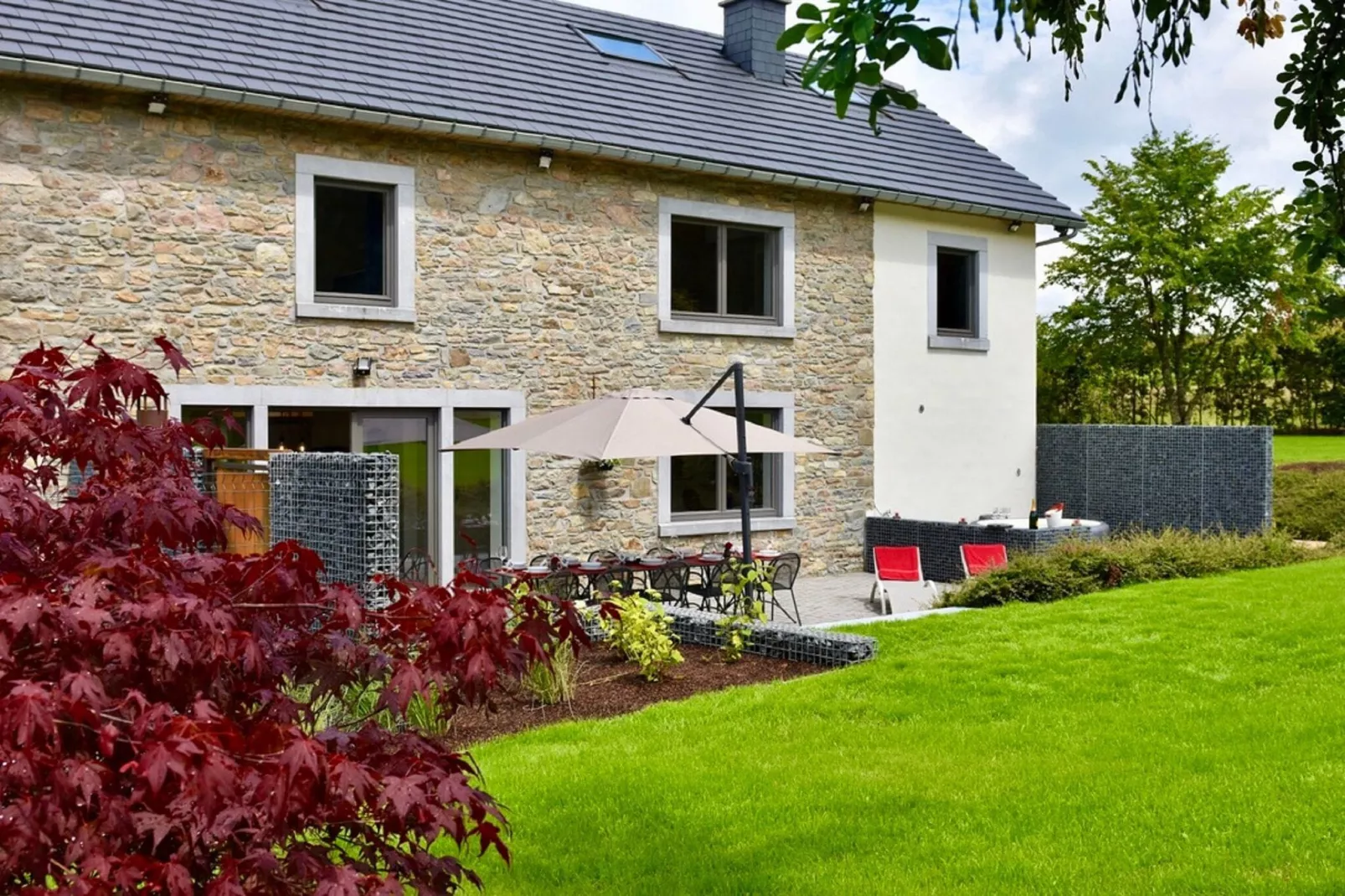 Au Pas de Cerf-Exterior summer