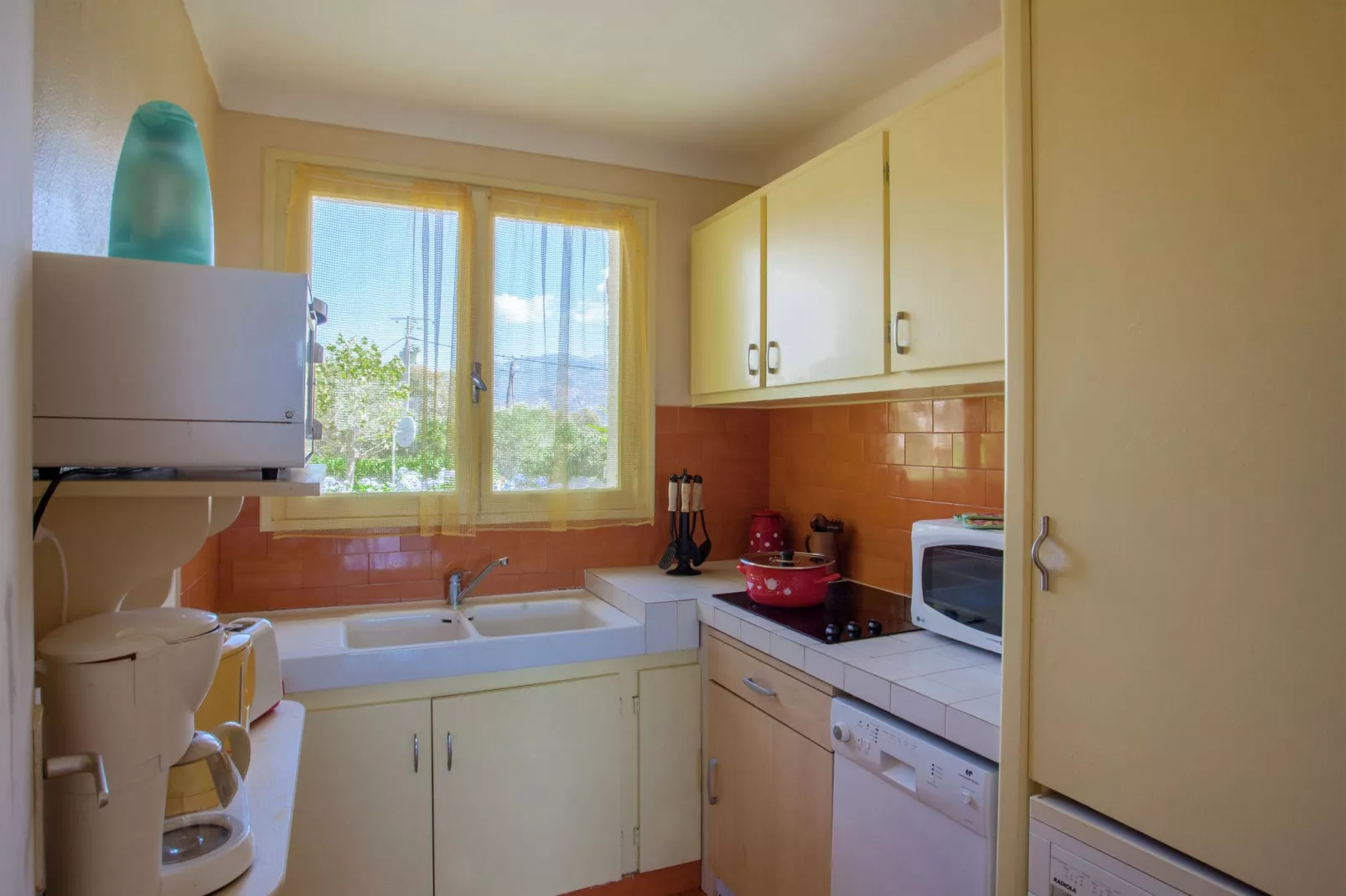 Les Nereides-Kitchen