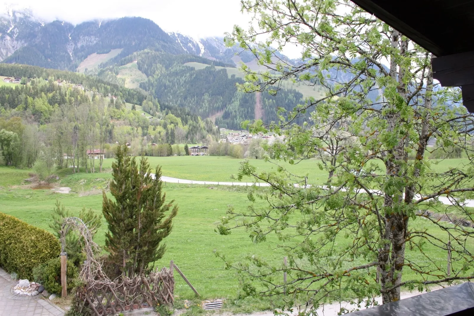 Chalet Madreit-View summer