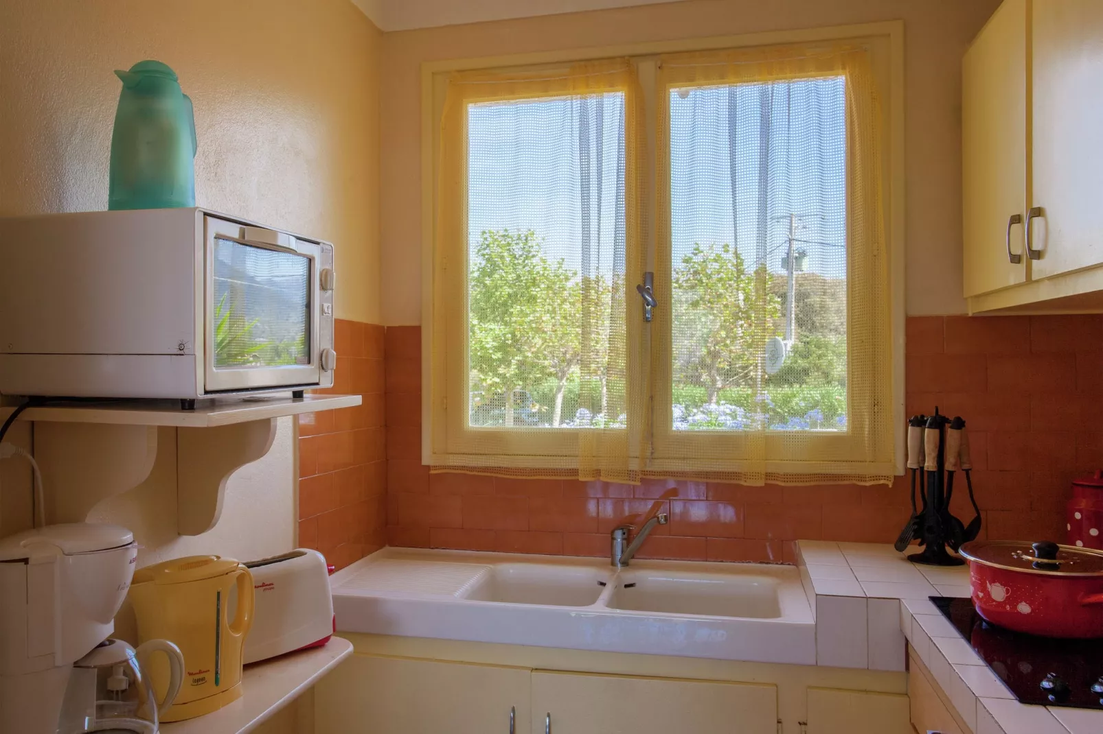 Les Nereides-Kitchen