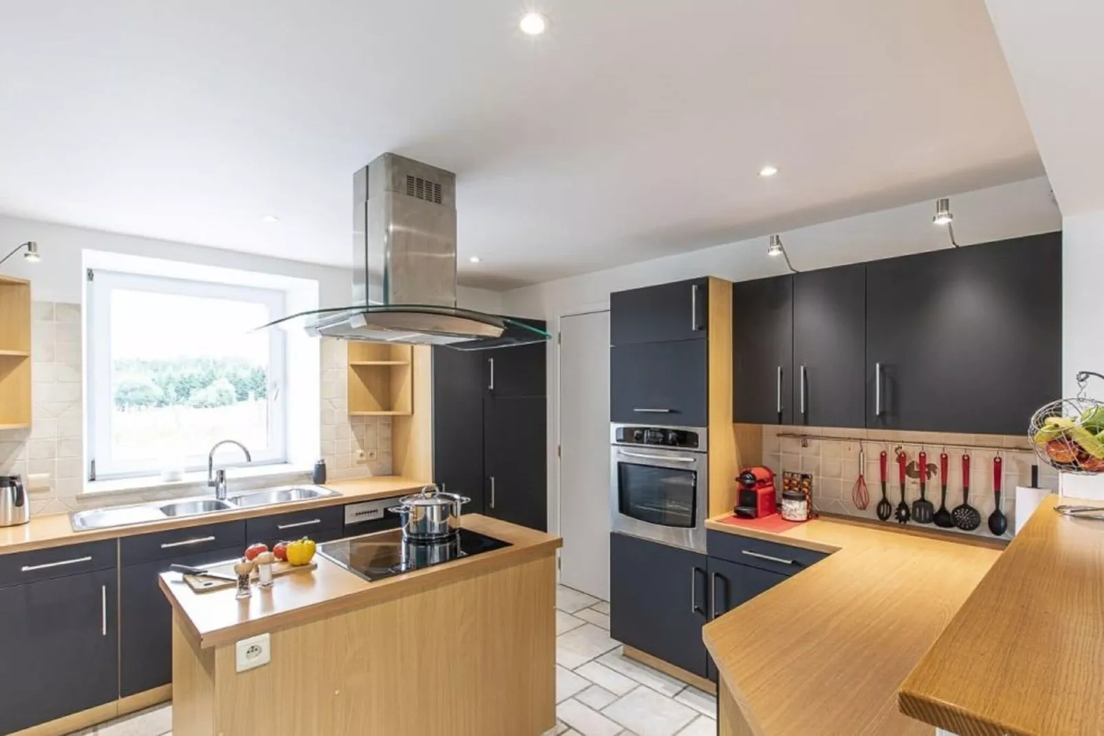 Au Pas de Cerf-Kitchen