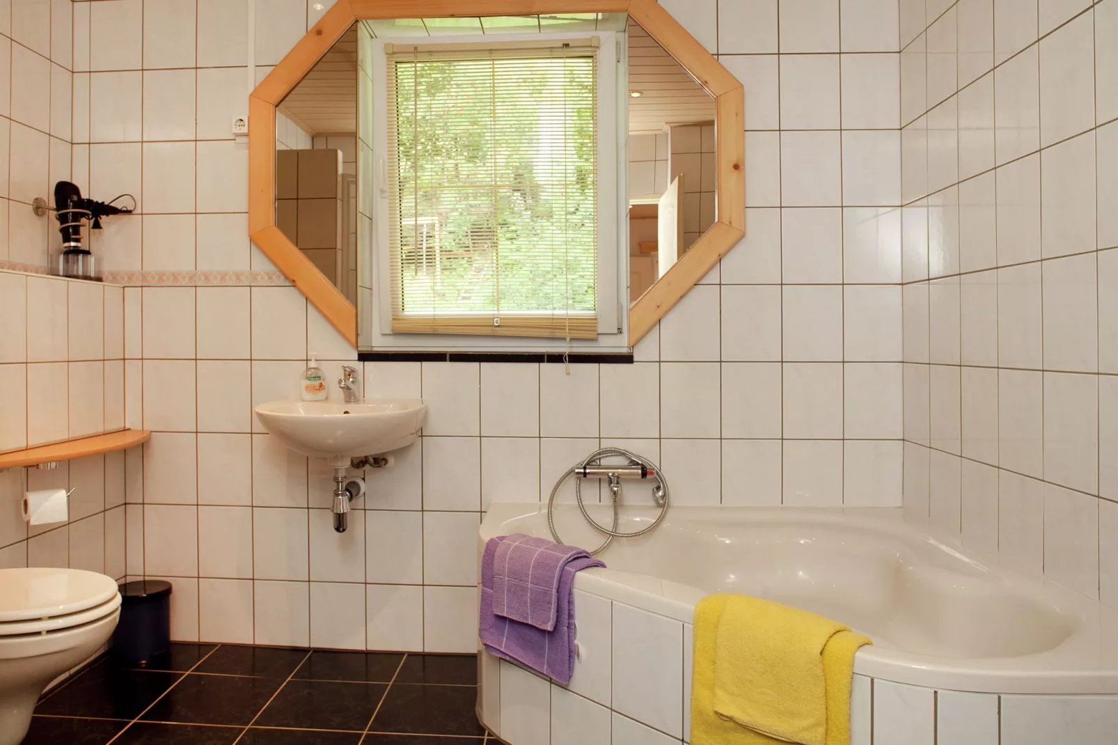 Gabi-Bathroom