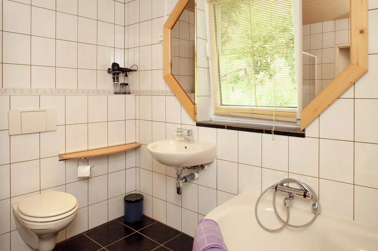 Gabi-Bathroom
