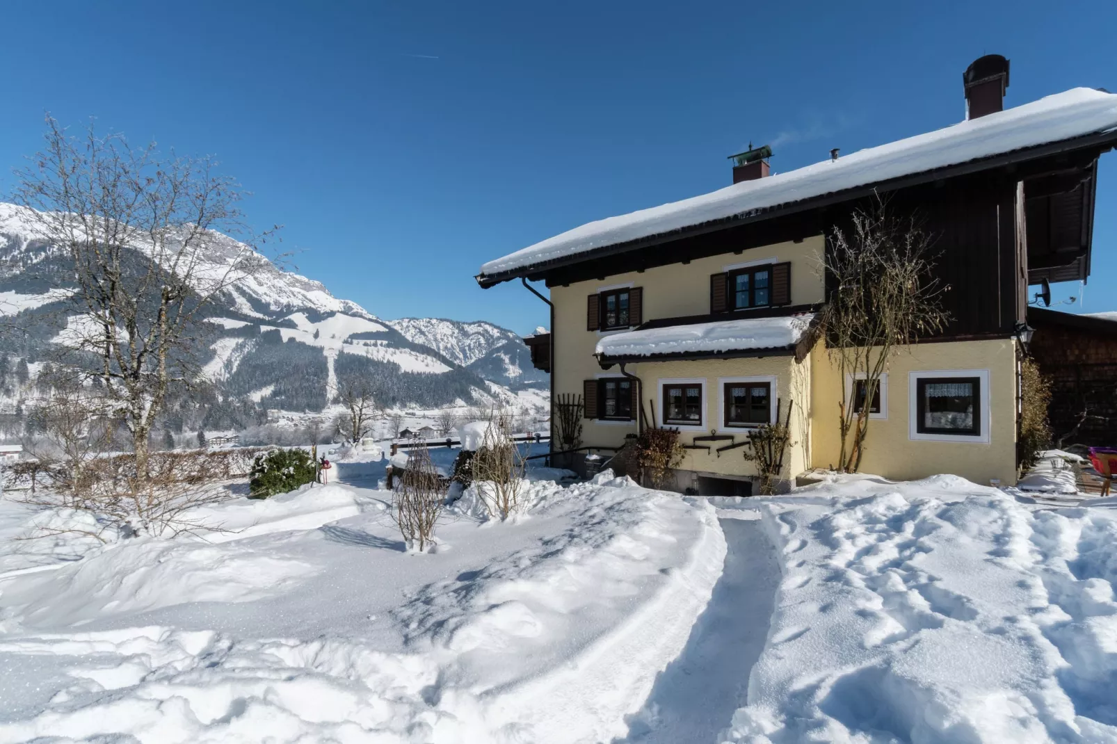 Maria-Exterior winter