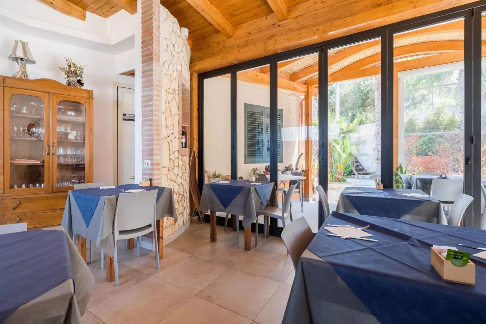 Case Vacanza Villa Garden Mono-Salle à manger