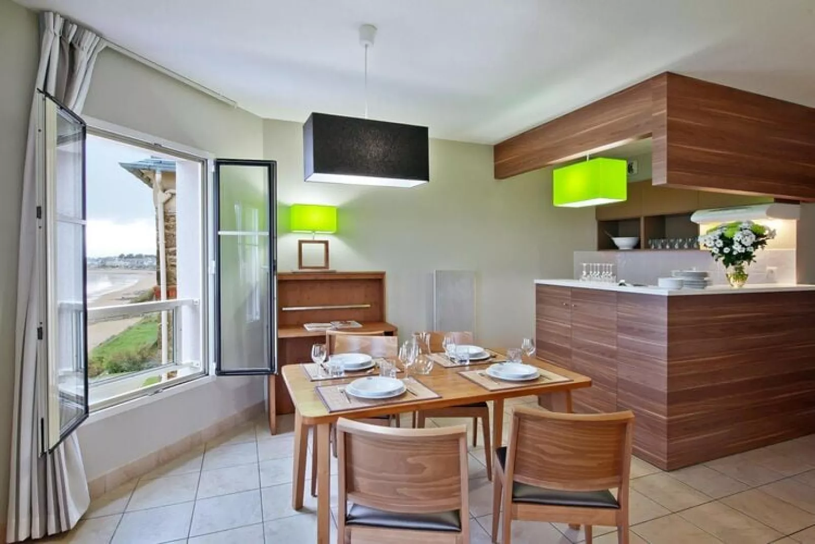 Residence Reine Marine St Malo // app 2 pc latéral 4 pers vue mer-Wohnzimmer