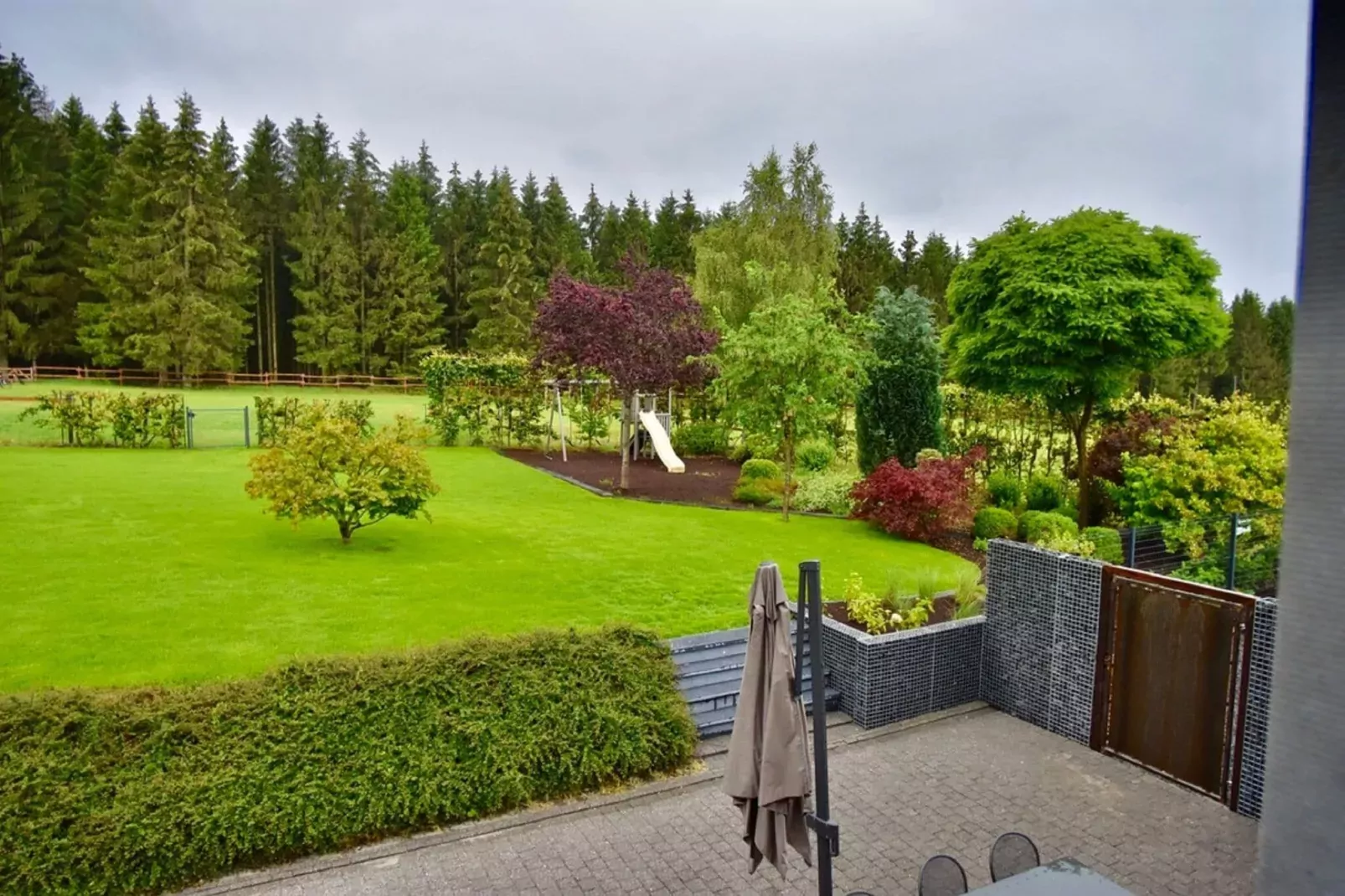 Au Pas de Cerf-Gardens summer