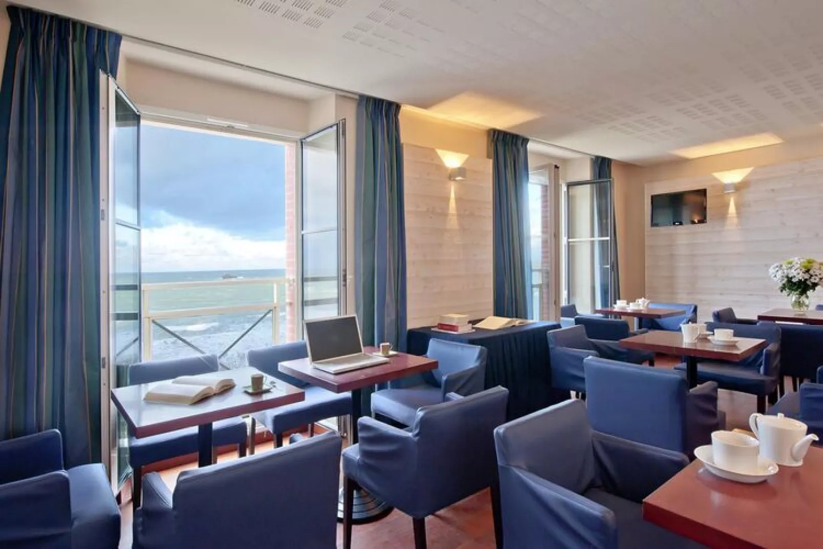 Residence Reine Marine St Malo // app 2 pc latéral 4 pers vue mer-Wohnzimmer