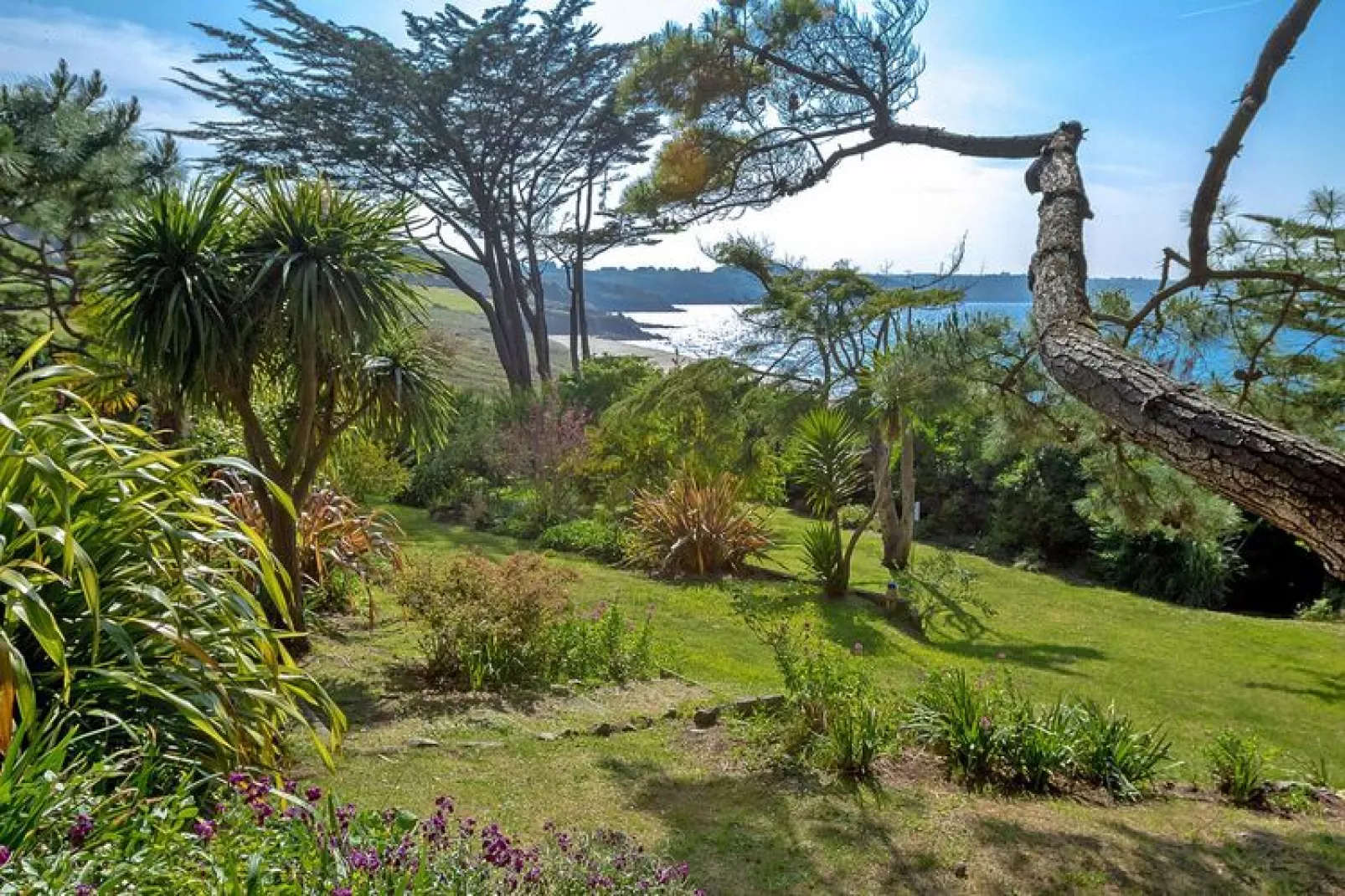 Holiday home Locquirec-Gardens summer