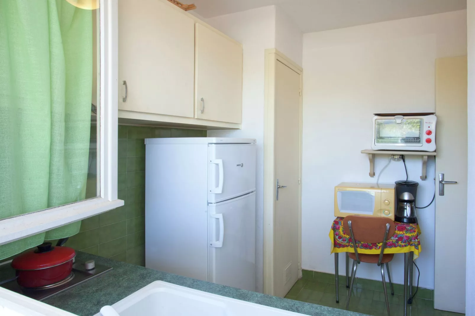 Les Neireides II-Kitchen
