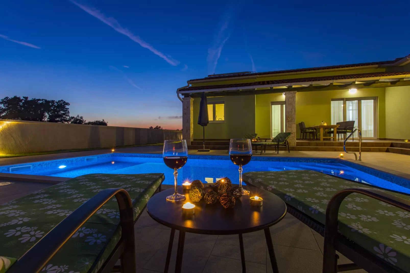 Cali-Exterior summer