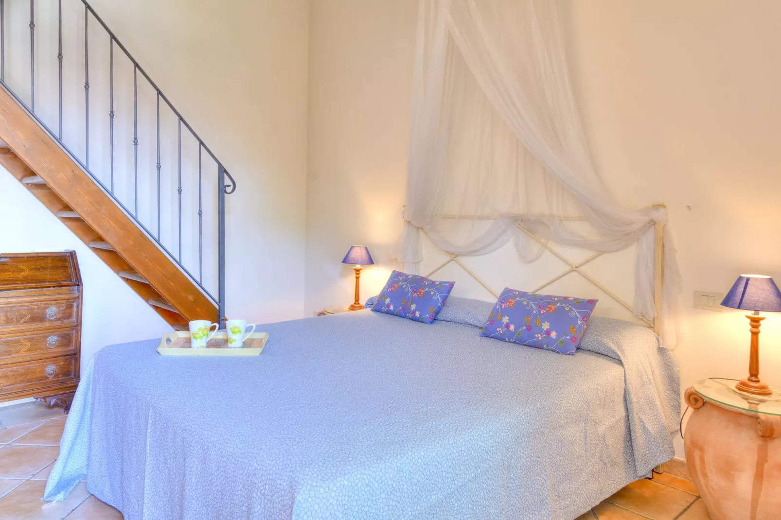Allium-Bedroom