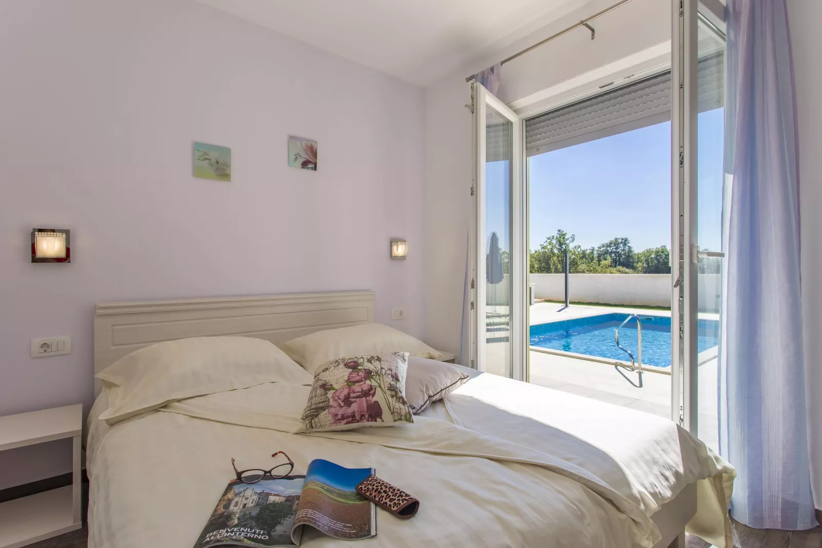 Cali-Bedroom