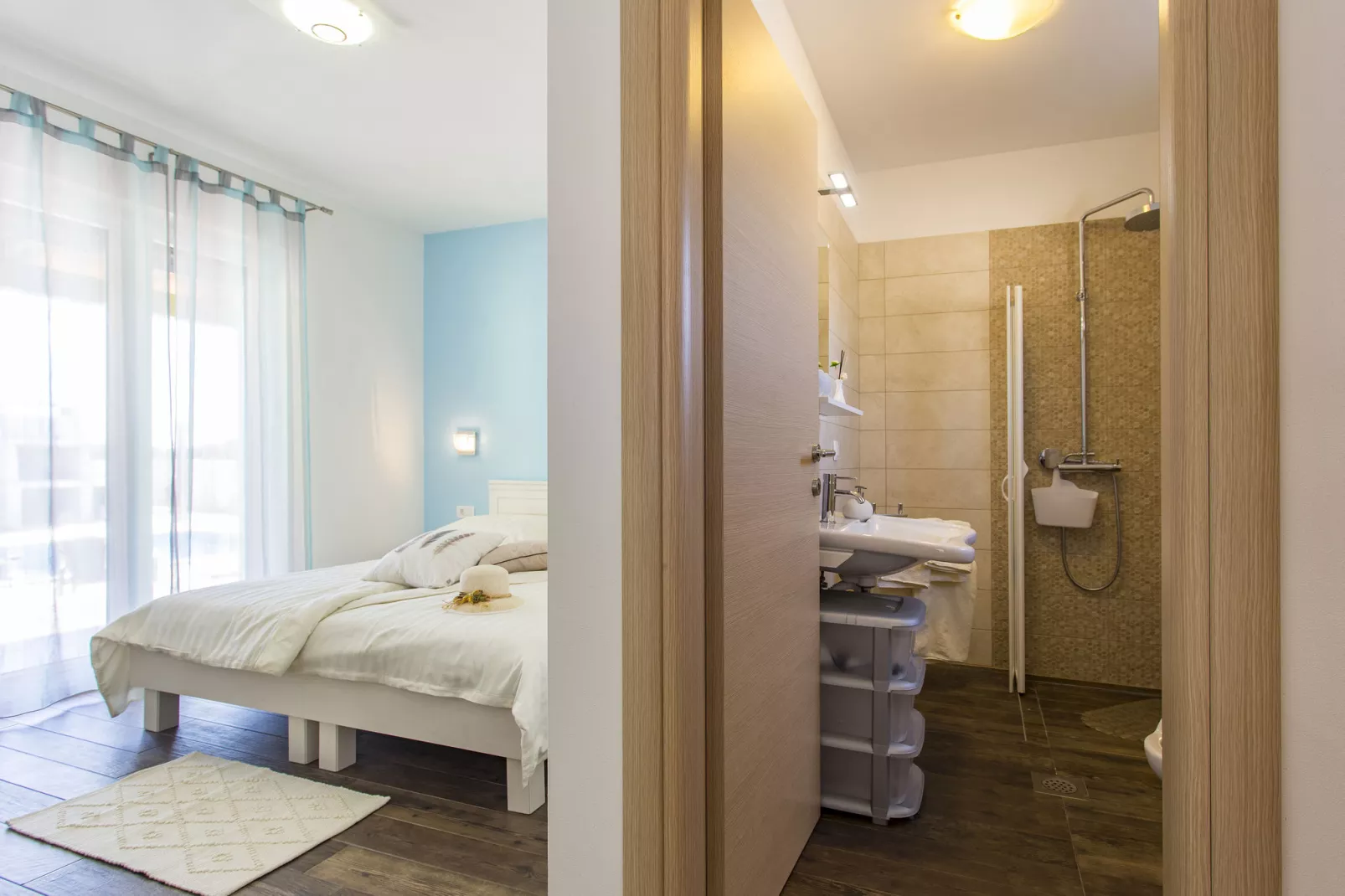 Cali-Bedroom