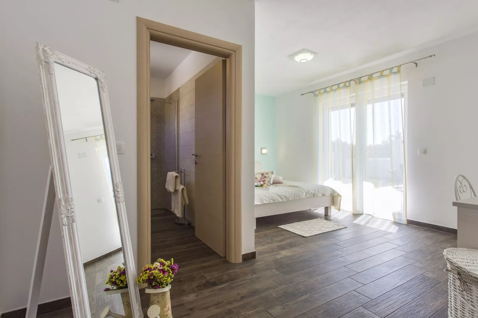 Cali-Bedroom