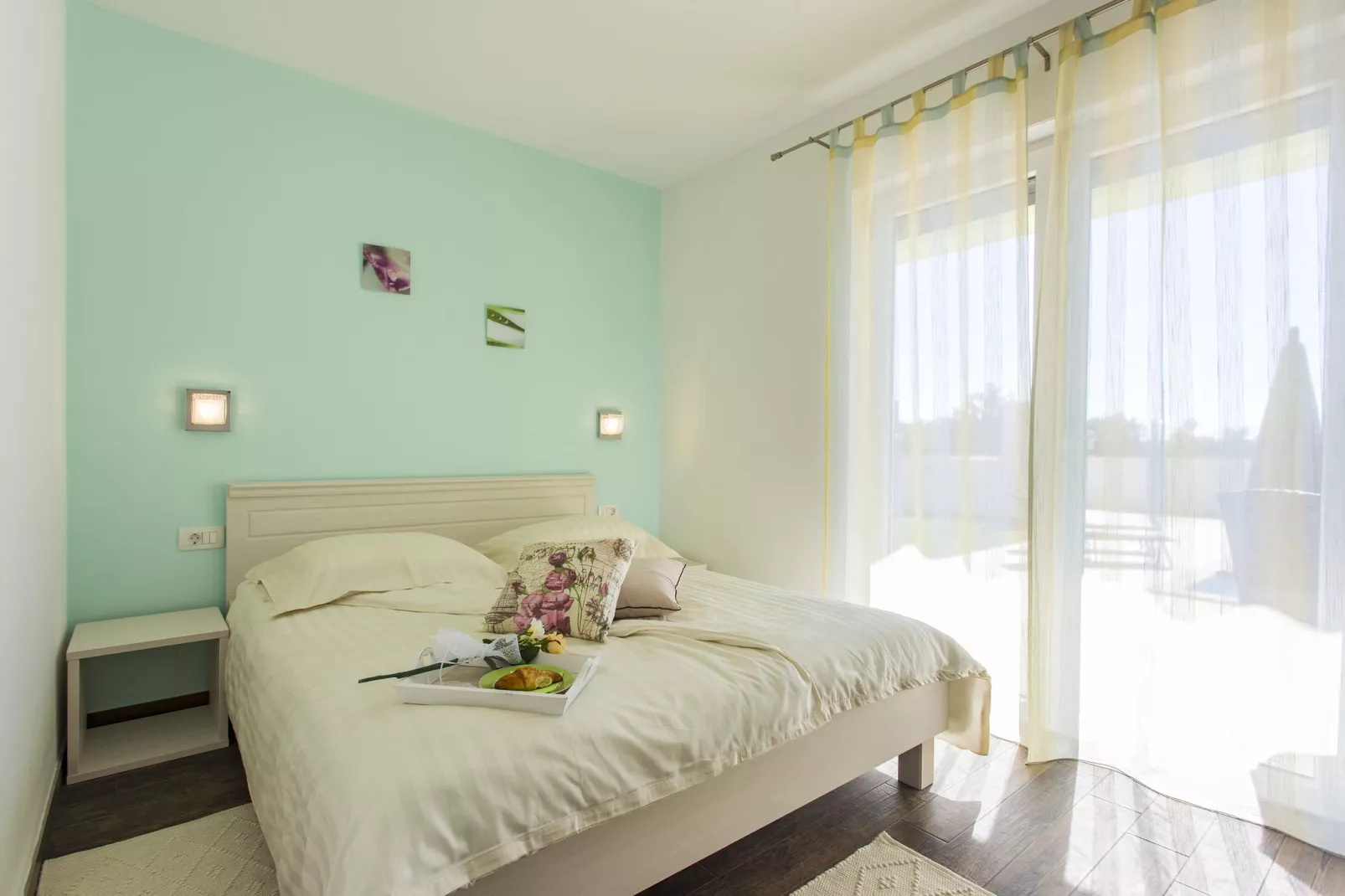 Cali-Bedroom