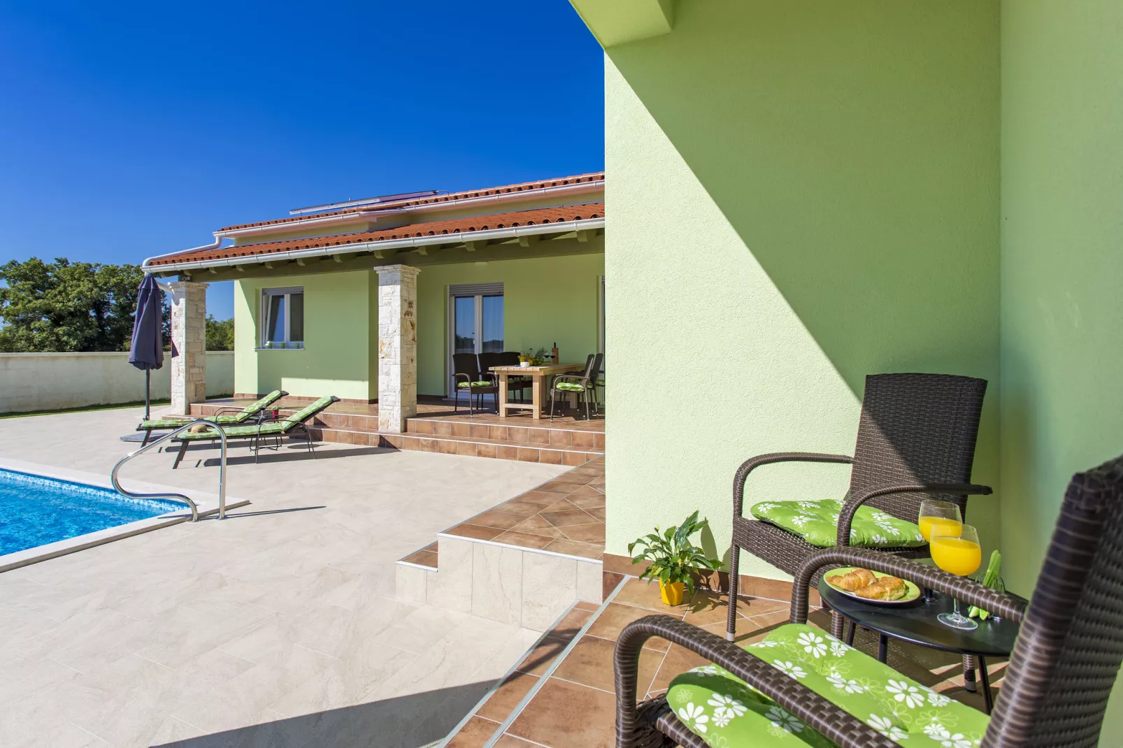 Cali-Terrace balcony