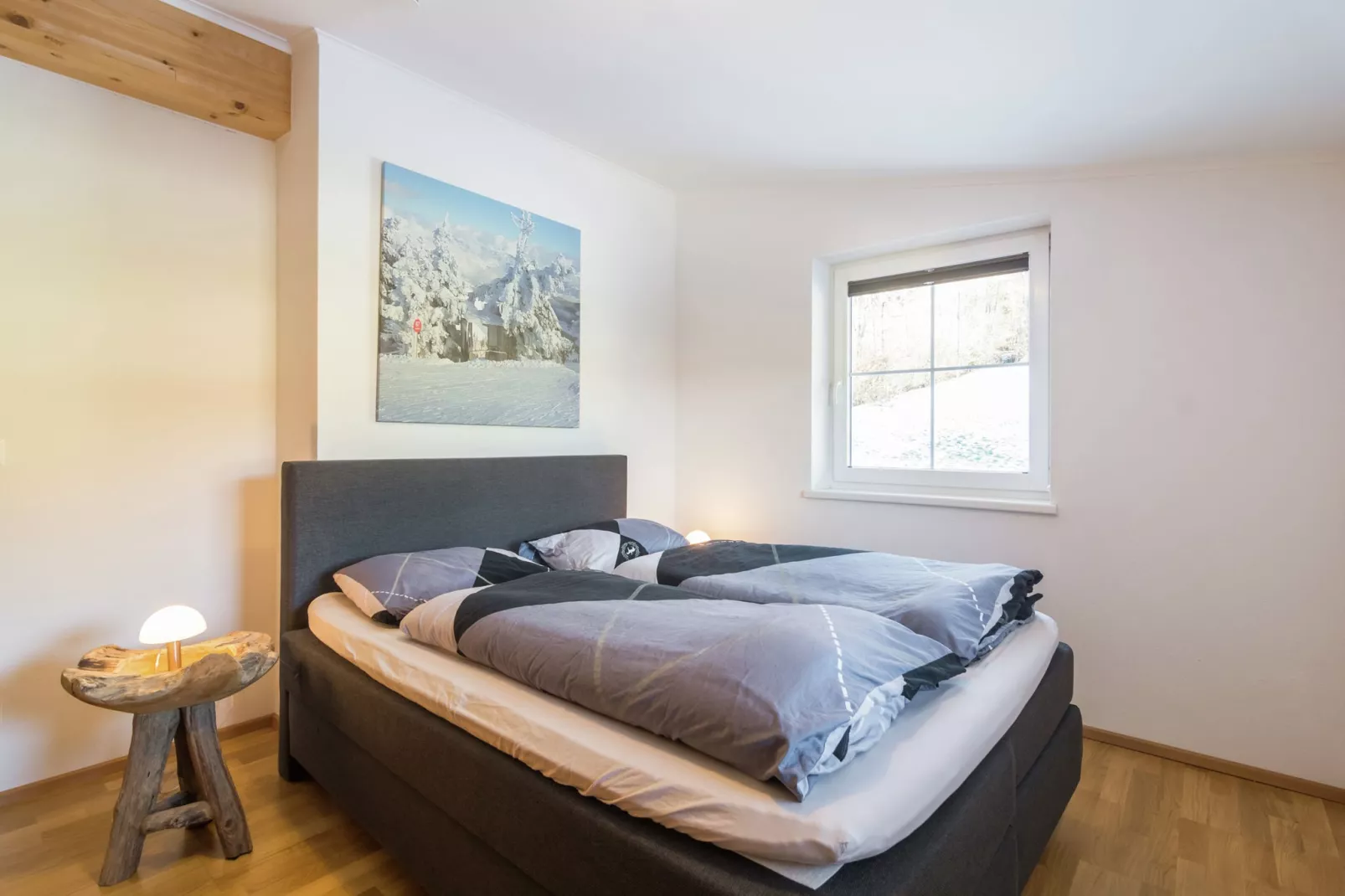 Reinie-Bedroom