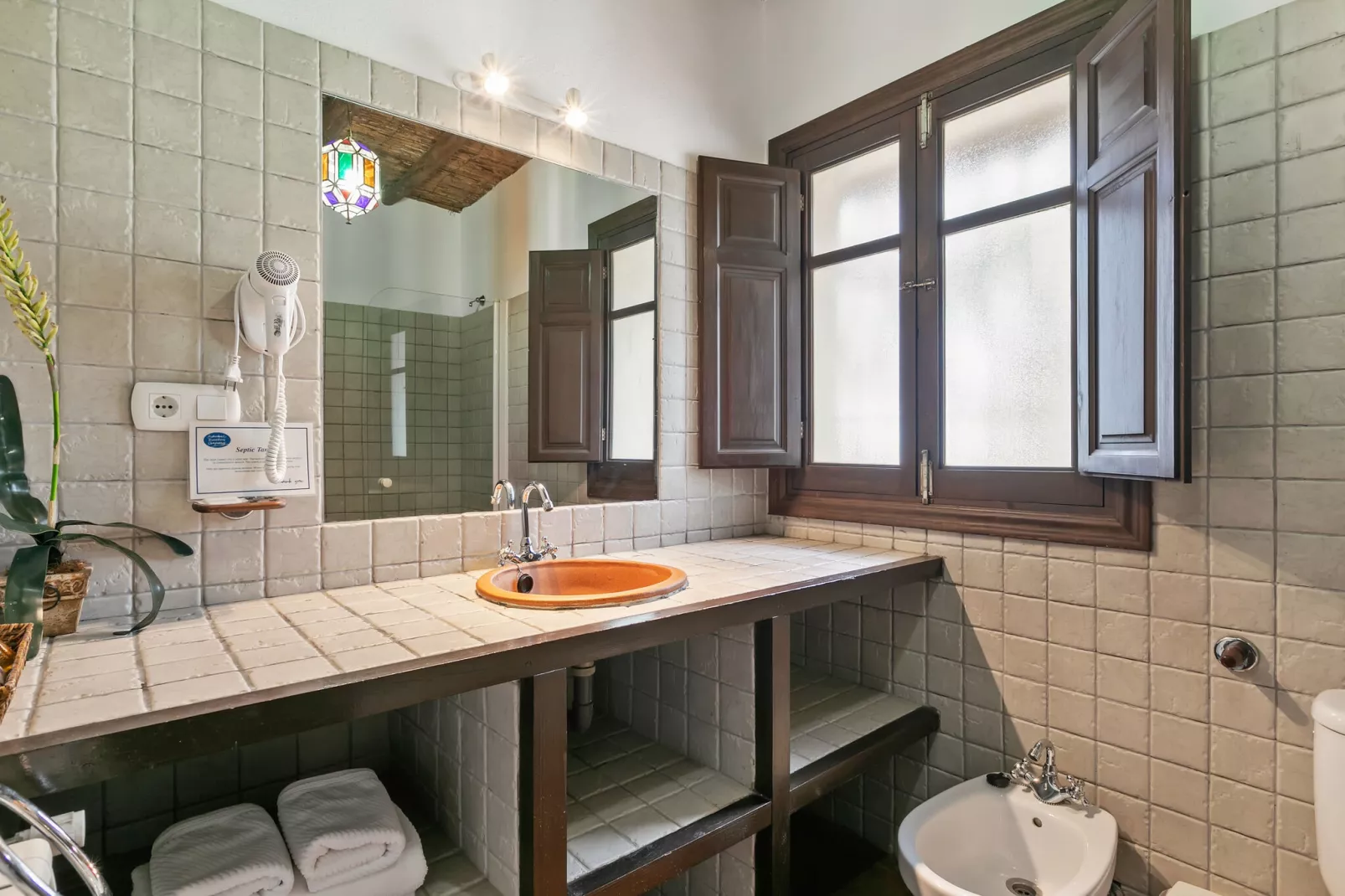 Cortijo Los Olivos-Bathroom